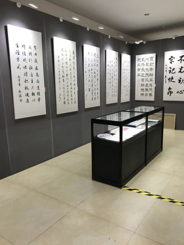 P40无缝挂画展板